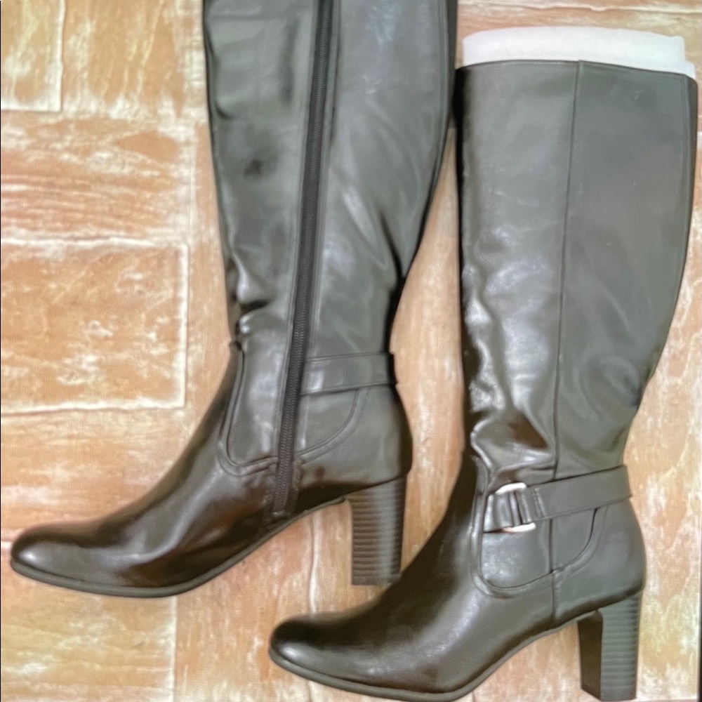 Black boots